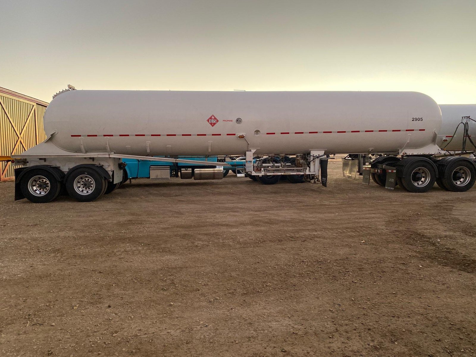 Buy 11600 Gallon Industrial Gas Tank Trailer Online MC-331 LPG LIQUID TANKER IN STOCK - Conext Conatiner Depot