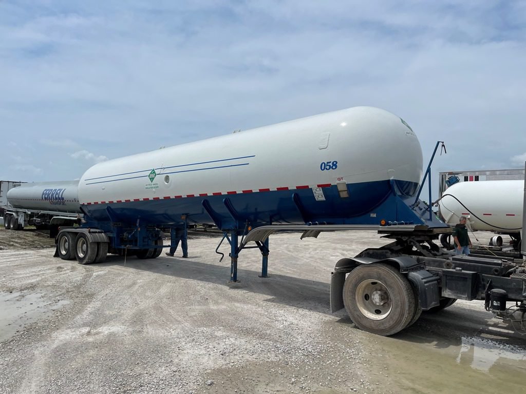 Buy Superior NH3 Transport 10450 Gallon Online – Conext Conatiner Depot